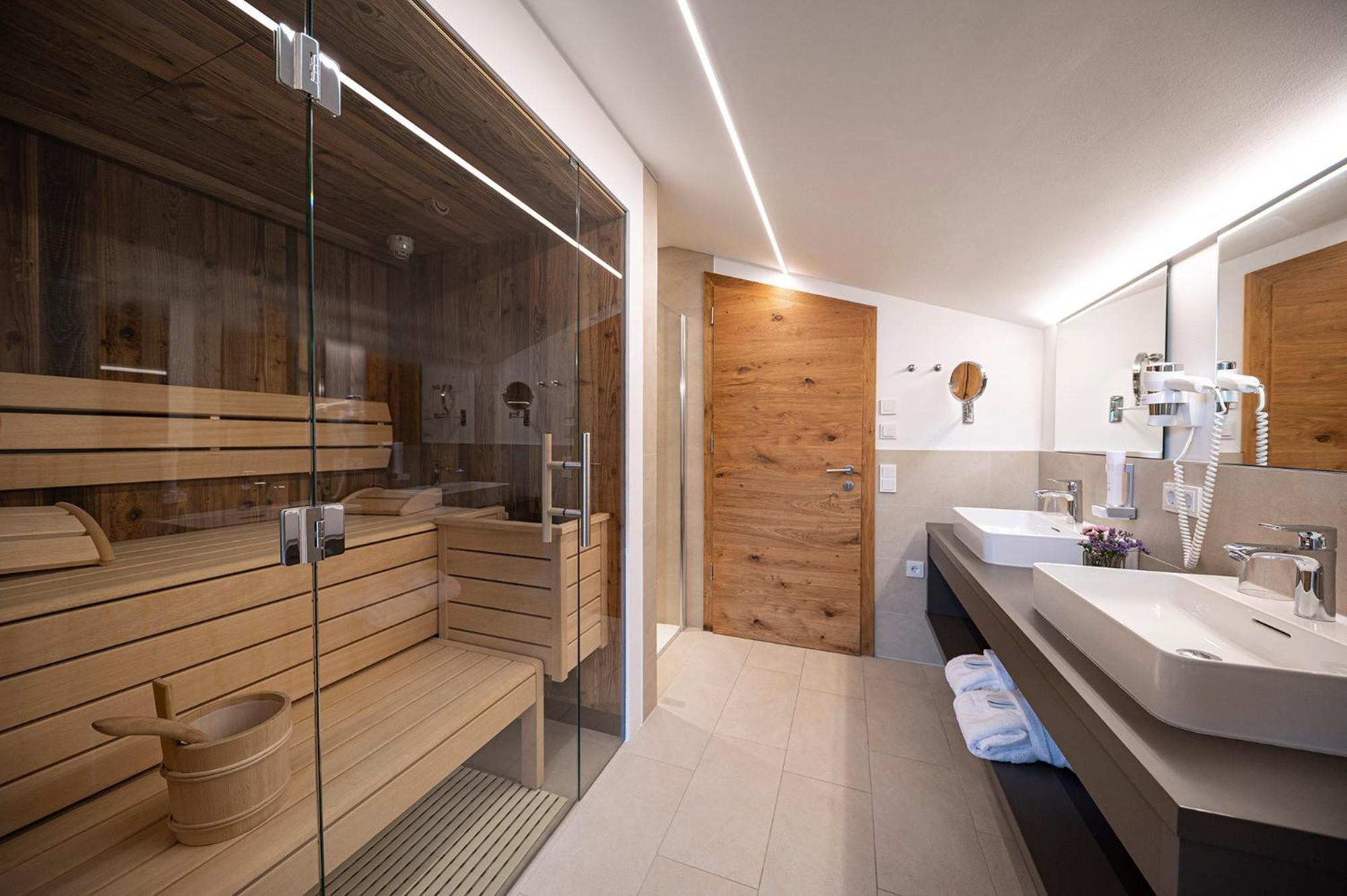 Lakeside Luxury Apartments เซลล์อัมเซ ภายนอก รูปภาพ