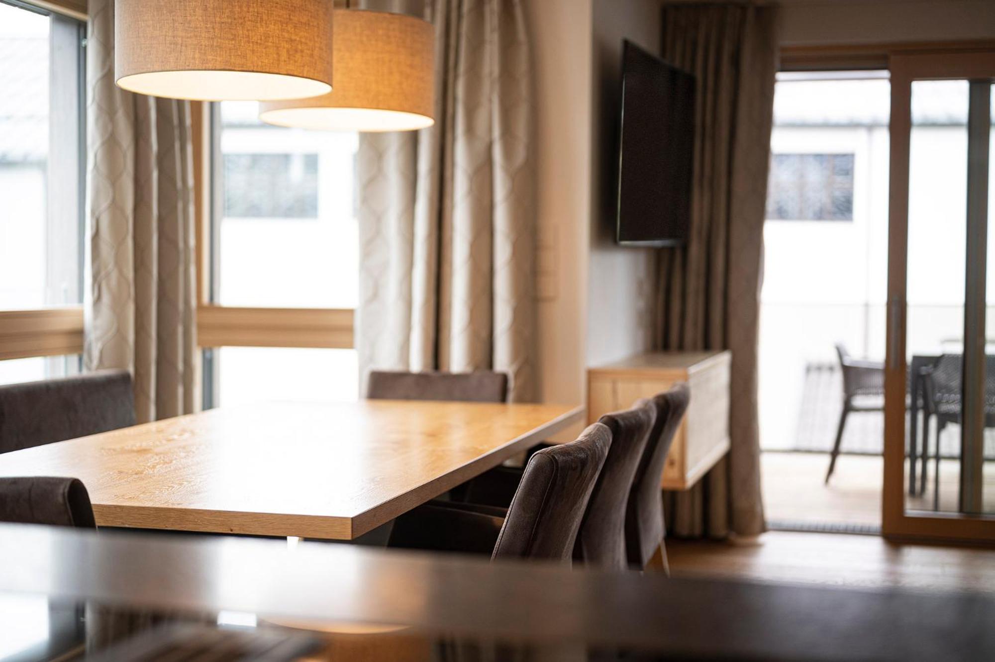Lakeside Luxury Apartments เซลล์อัมเซ ภายนอก รูปภาพ